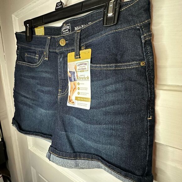 NWTs Levi Straus Mid Rise Jean Shorts Size 6 - Picture 3 of 8